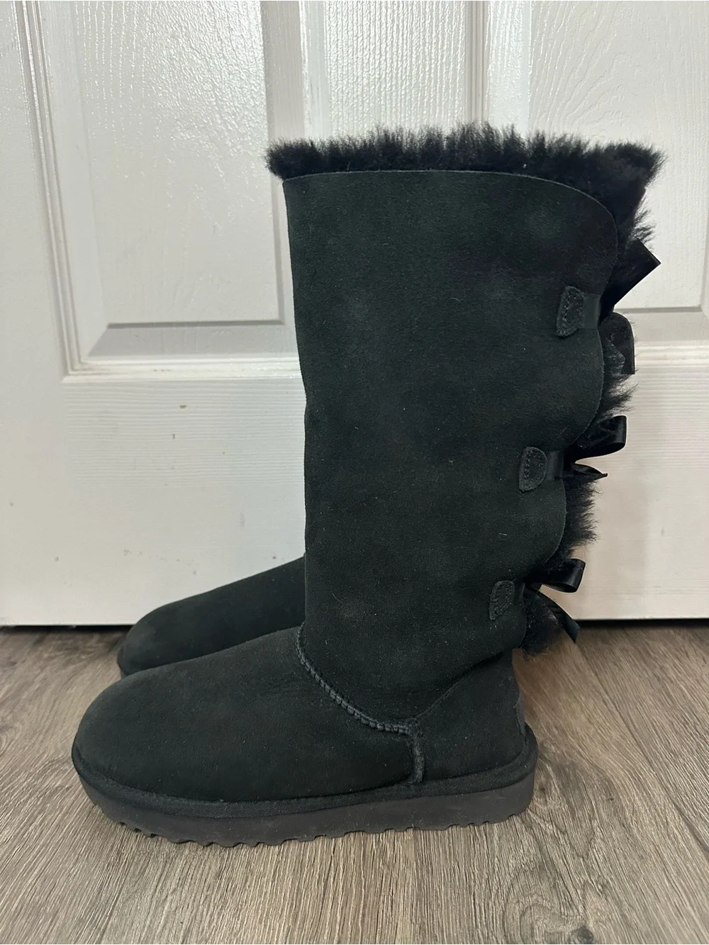 UGG Bailey bow tall II- black- size 9